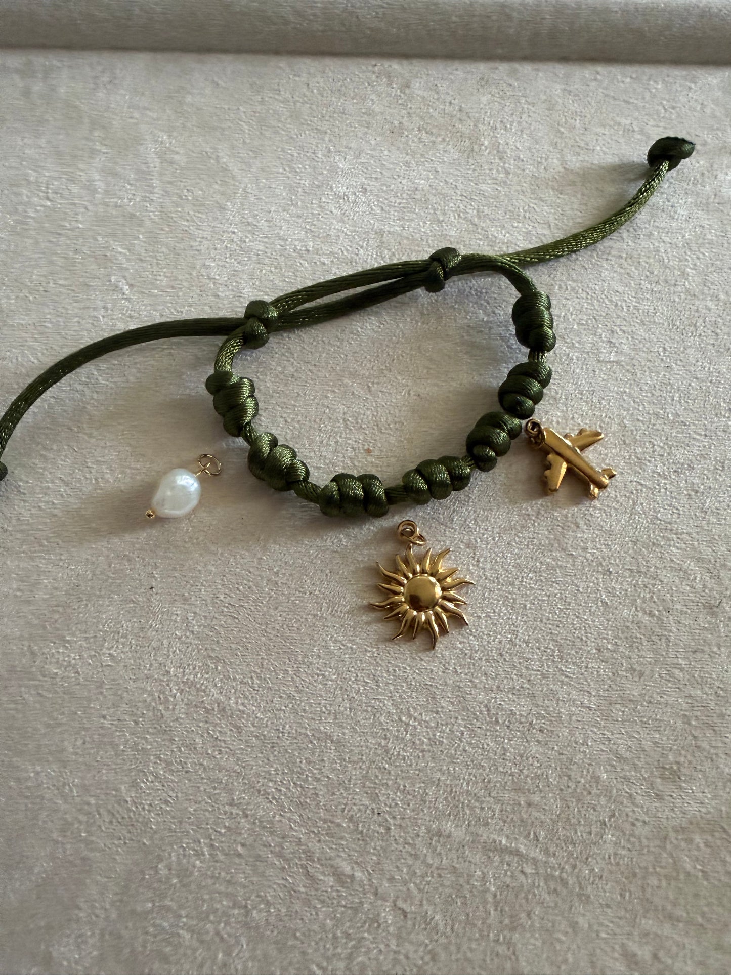 7 Knot Thread Bracelet – Protection & Intention