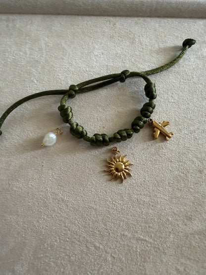 7 Knot Thread Bracelet – Protection & Intention